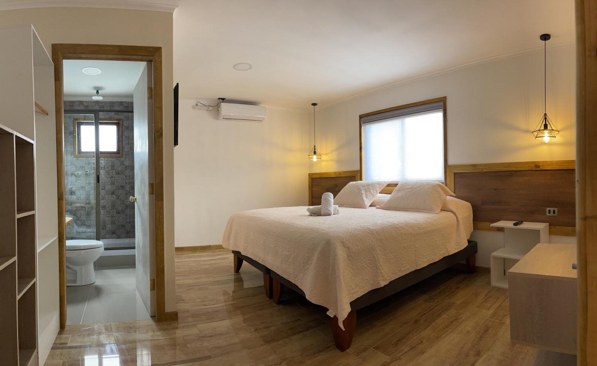 Residencial Victoria Said Hotel Linares Bagian luar foto