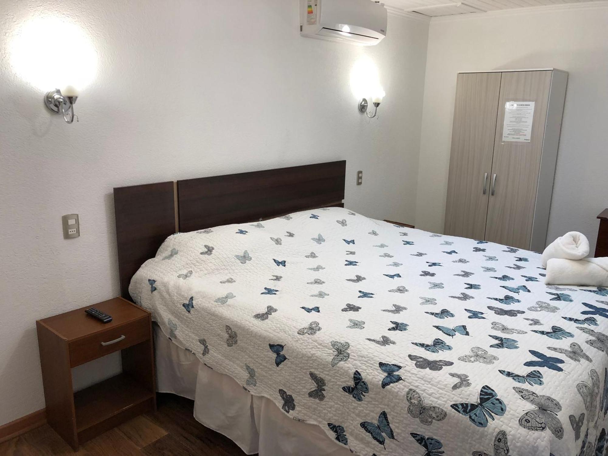 Residencial Victoria Said Hotel Linares Bagian luar foto