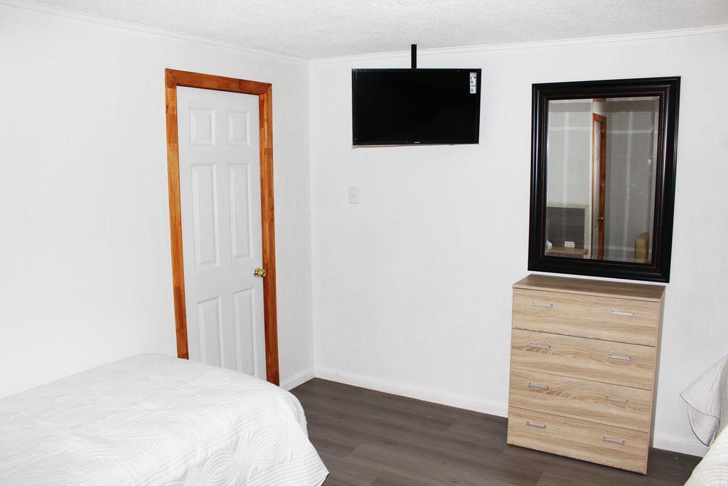 Residencial Victoria Said Hotel Linares Bagian luar foto