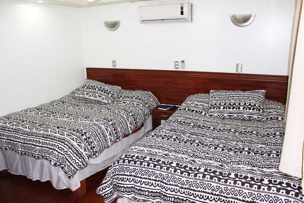 Residencial Victoria Said Hotel Linares Bagian luar foto