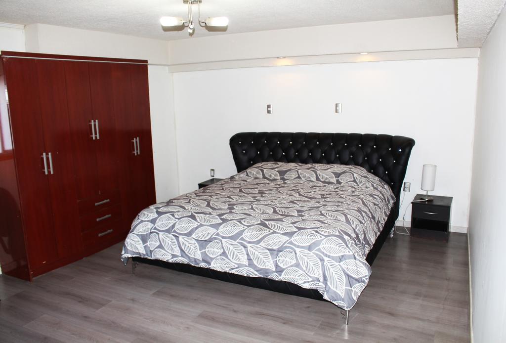 Residencial Victoria Said Hotel Linares Bagian luar foto