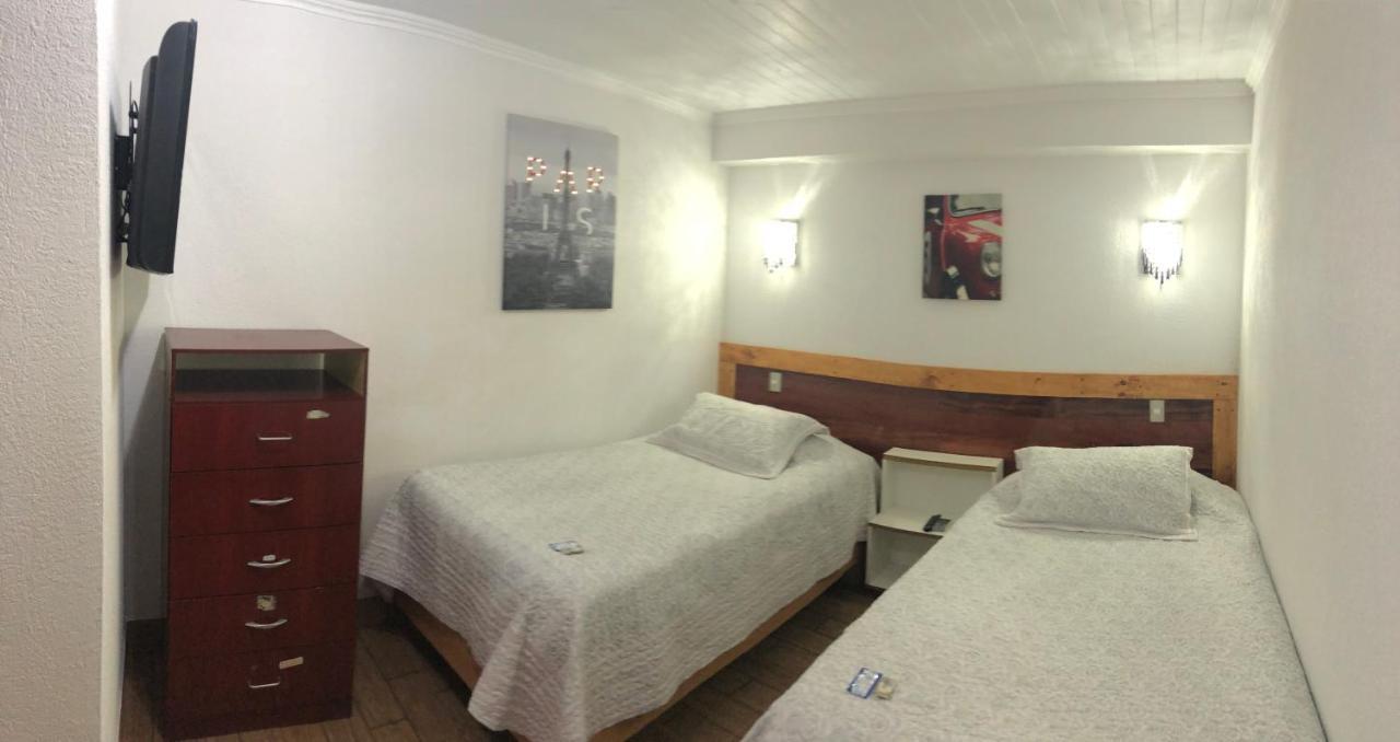 Residencial Victoria Said Hotel Linares Bagian luar foto