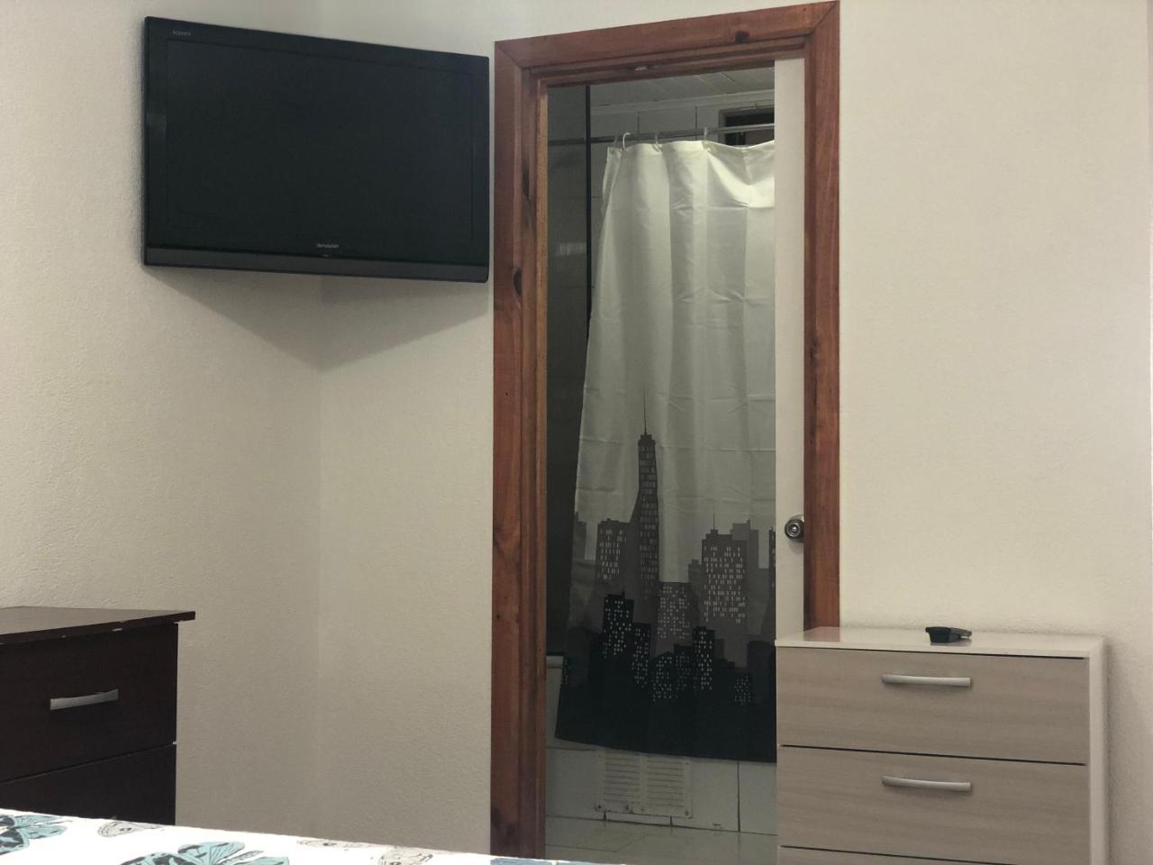 Residencial Victoria Said Hotel Linares Bagian luar foto