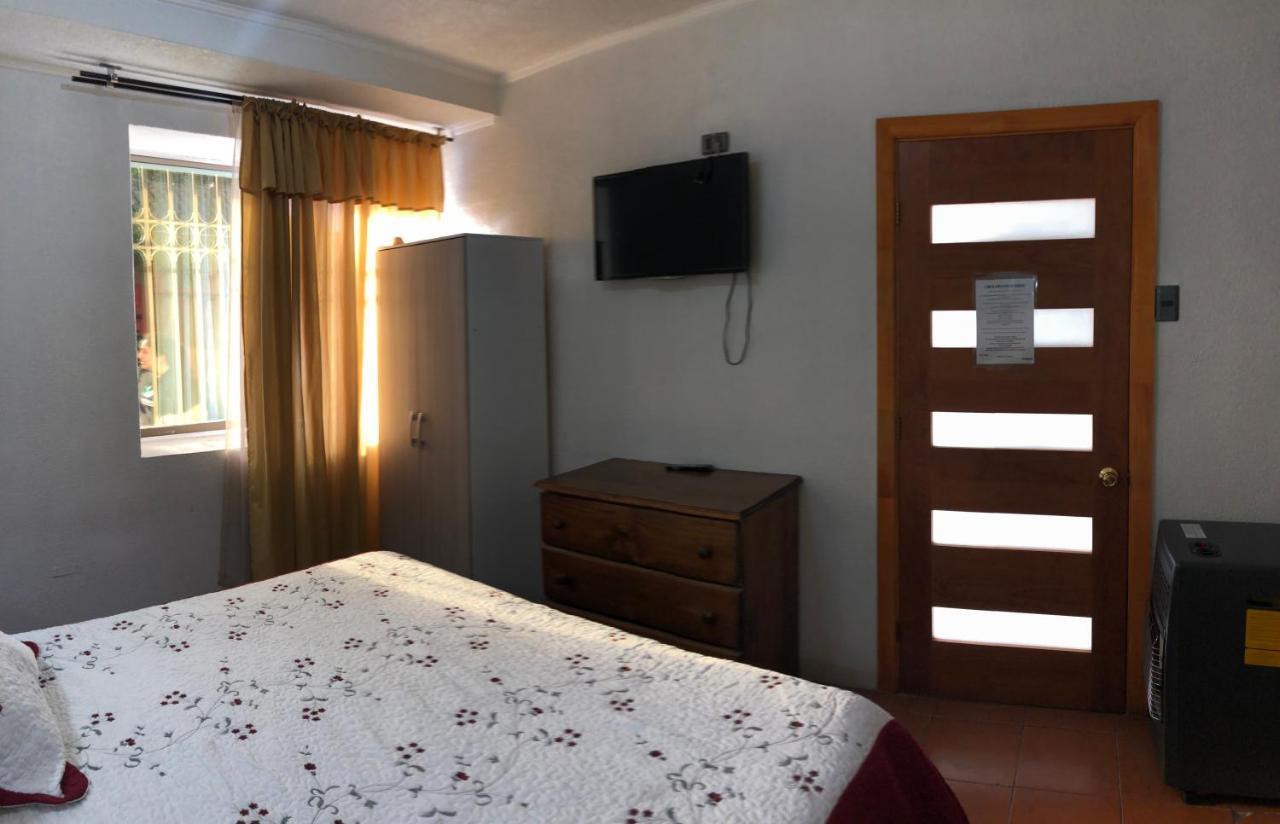Residencial Victoria Said Hotel Linares Bagian luar foto